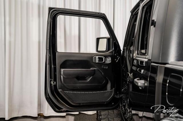 Photo of 2022 Black Clearcoat Jeep Gladiator