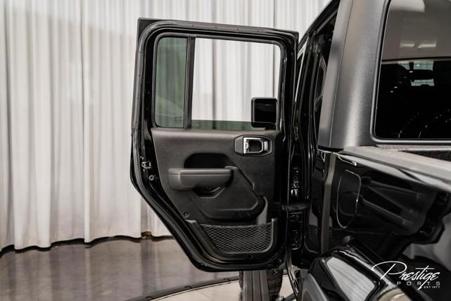 Photo of 2022 Black Clearcoat Jeep Gladiator