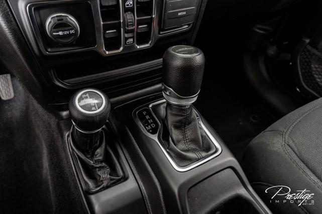 Photo of 2022 Black Clearcoat Jeep Gladiator