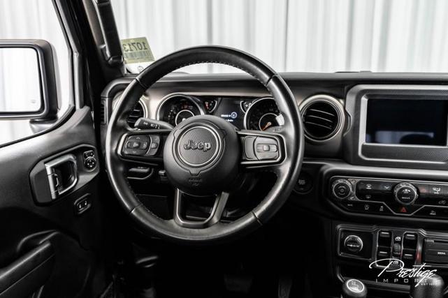 Photo of 2022 Black Clearcoat Jeep Gladiator