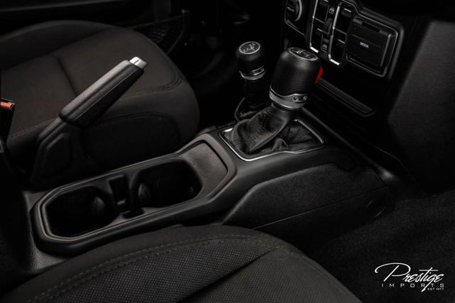 Photo of 2022 Black Clearcoat Jeep Gladiator