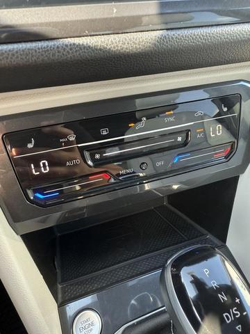 Photo of 2024 DEEP_BLACK Volkswagen Tiguan