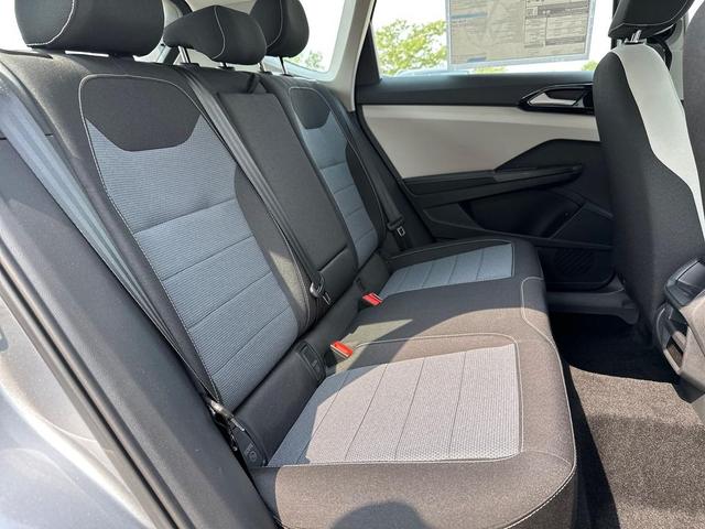 Photo of 2025 Pyrite Silver Metallic Volkswagen Taos