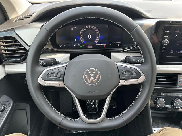 Photo of 2025 Pyrite Silver Metallic Volkswagen Taos