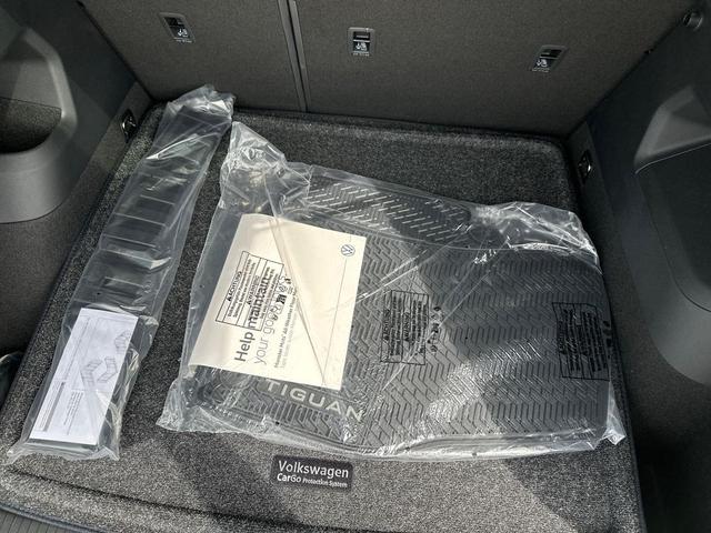 Photo of 2025 Platinum Gray Metallic Volkswagen Tiguan