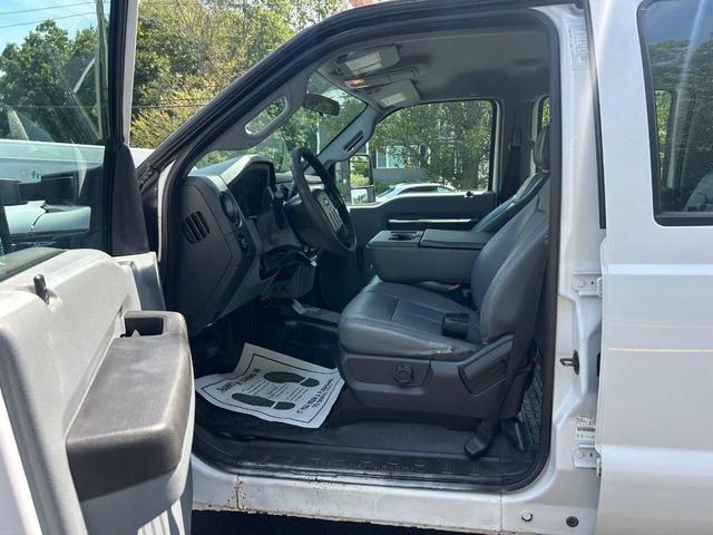 Photo of 2015 Oxford White Ford F-250