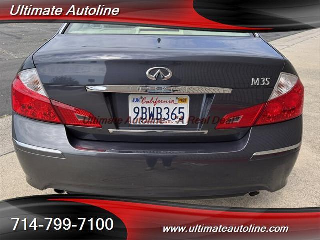 Photo of 2009 Platinum Graphite INFINITI M35