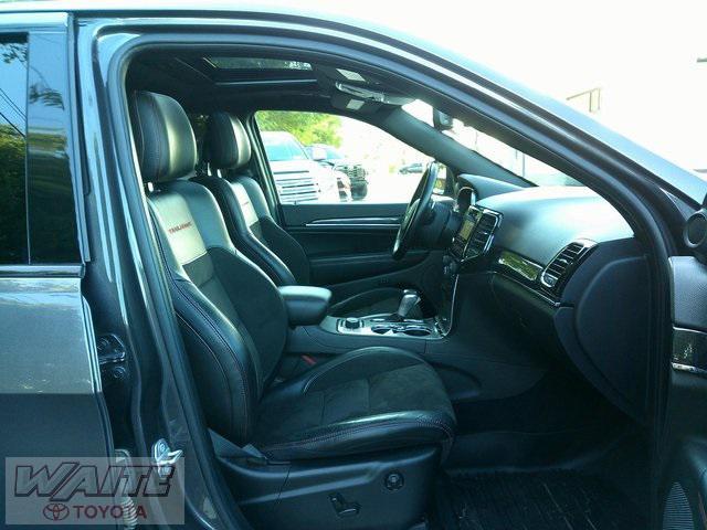 Photo of 2021 Granite Crystal Metallic Clearcoat Jeep Grand Cherokee
