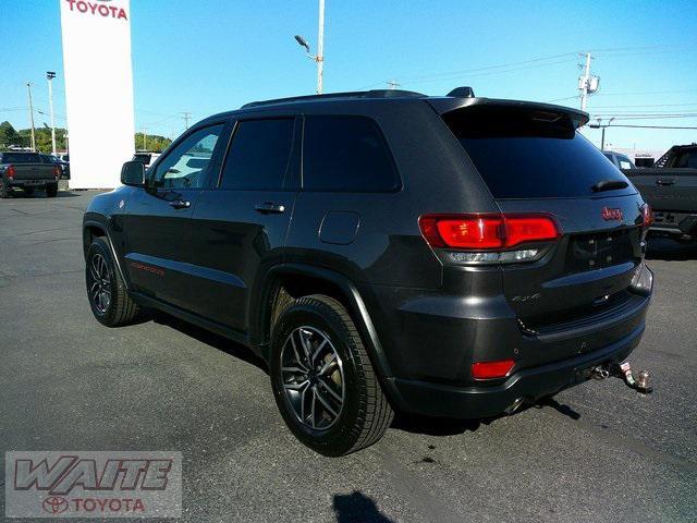 Photo of 2021 Granite Crystal Metallic Clearcoat Jeep Grand Cherokee