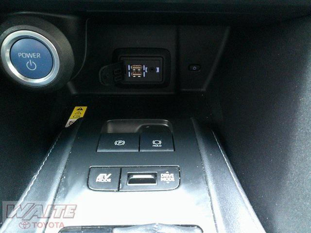 Photo of 2022 Ruby Flare Pearl Toyota Venza