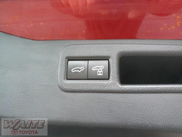 Photo of 2022 Ruby Flare Pearl Toyota Venza