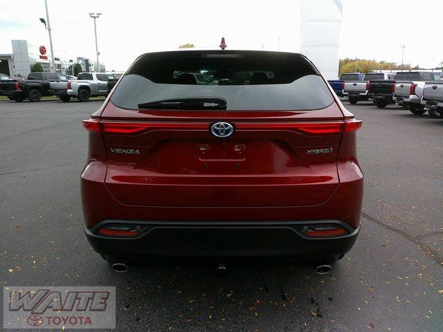 Photo of 2022 Ruby Flare Pearl Toyota Venza