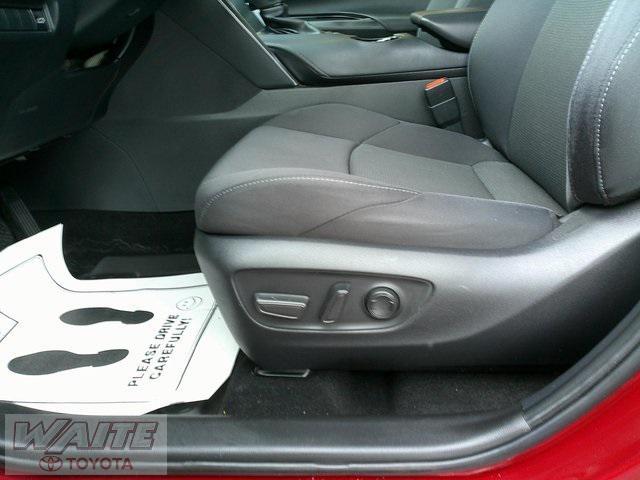 Photo of 2022 Ruby Flare Pearl Toyota Venza
