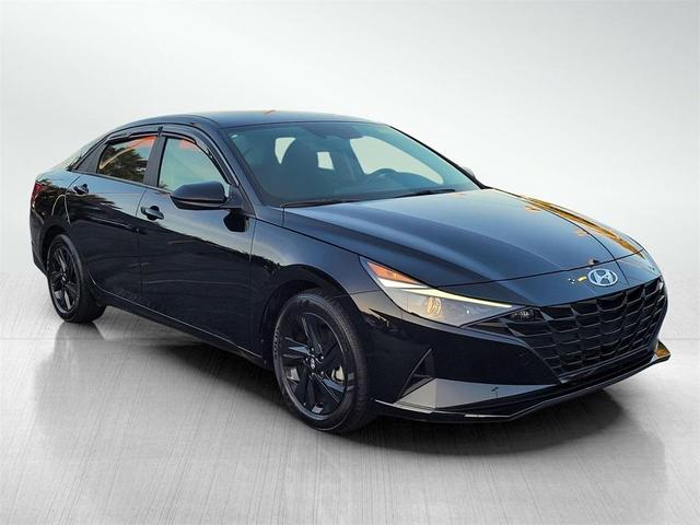 Photo of 2023 Phantom Black Hyundai ELANTRA
