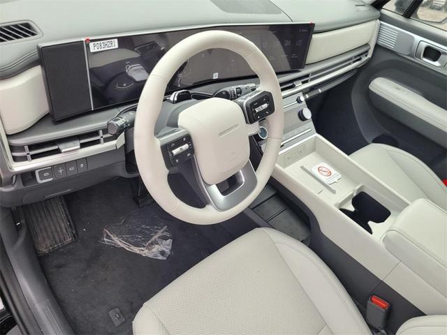 Photo of 2025 Phantom Black Hyundai SANTA FE