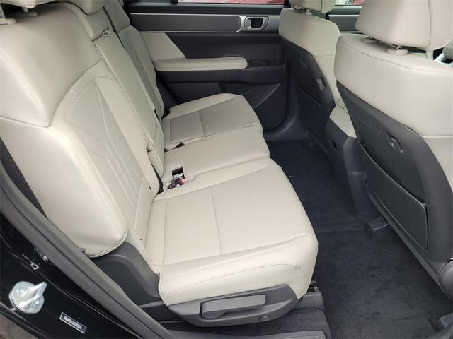 Photo of 2025 Phantom Black Hyundai SANTA FE