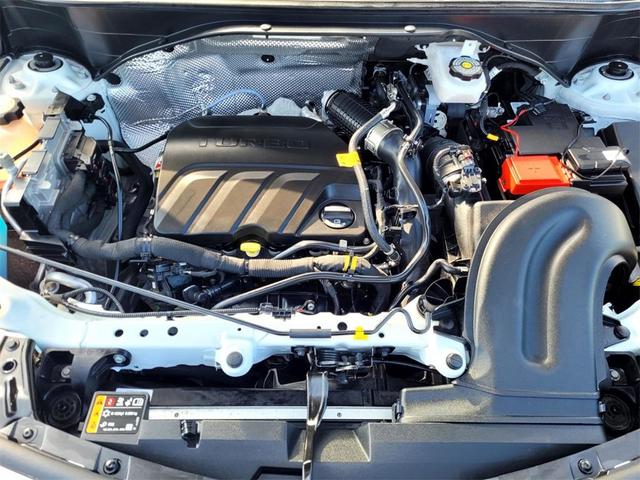 Photo of 2022 Summit White Buick Encore GX