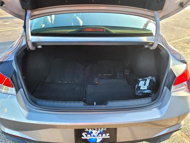 Photo of 2023 Metal Hyundai ELANTRA