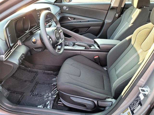 Photo of 2023 Metal Hyundai ELANTRA