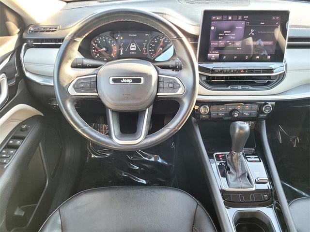 Photo of 2022 Velvet Red Pearlcoat Jeep Compass