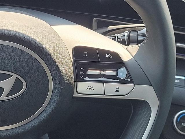 Photo of 2025 Gray Hyundai ELANTRA