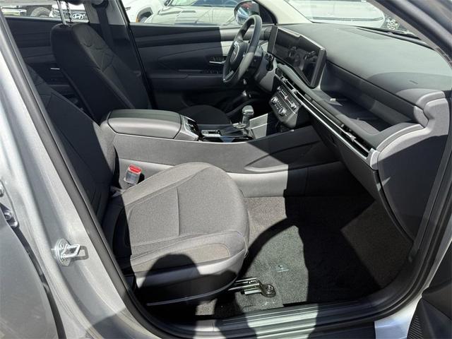 Photo of 2025 Shimmering Silver Hyundai TUCSON