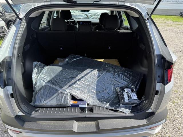 Photo of 2025 Shimmering Silver Hyundai TUCSON