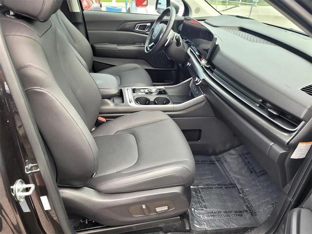 Photo of 2025 Metal Kia Carnival Hybrid