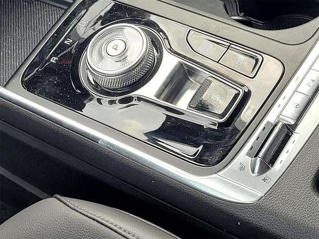Photo of 2025 Metal Kia Carnival Hybrid