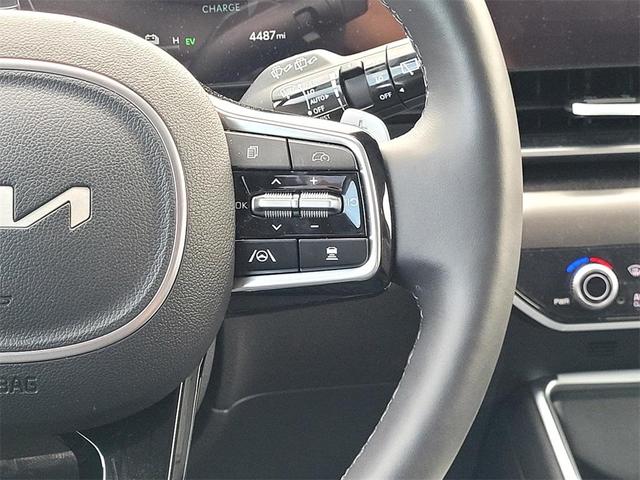 Photo of 2025 Metal Kia Carnival Hybrid