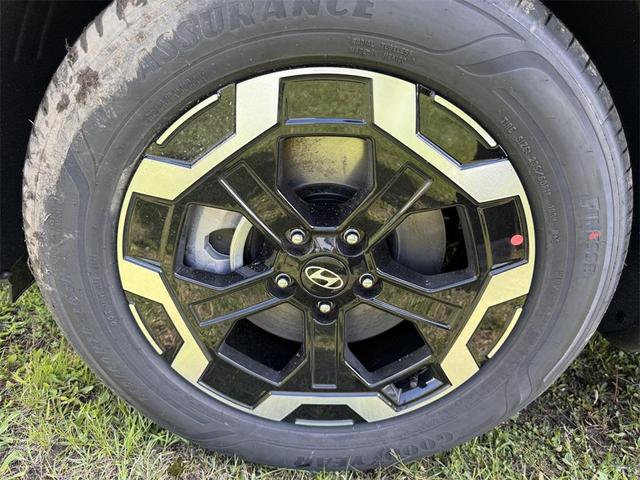 Photo of 2025 Green Hyundai SANTA FE