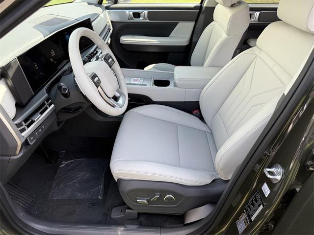 Photo of 2025 Green Hyundai SANTA FE