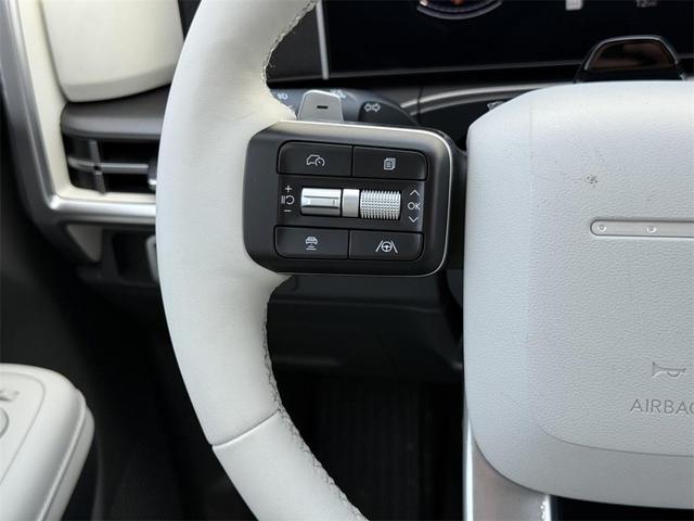 Photo of 2025 Green Hyundai SANTA FE