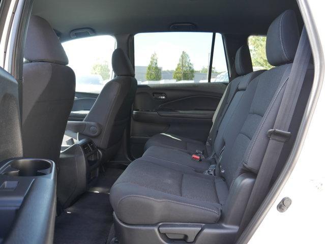 Photo of 2019 White Honda Passport
