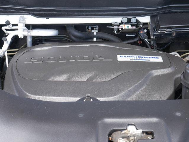 Photo of 2019 White Honda Passport