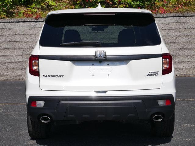 Photo of 2019 White Honda Passport