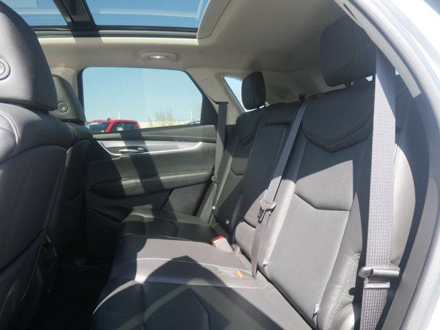 Photo of 2018 Radiant Silver Metallic Cadillac XT5