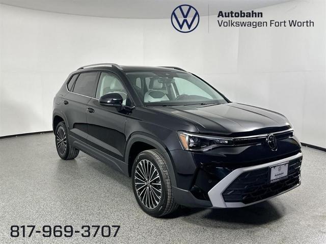 Photo of 2025 Deep Black Pearl Effect Volkswagen Taos