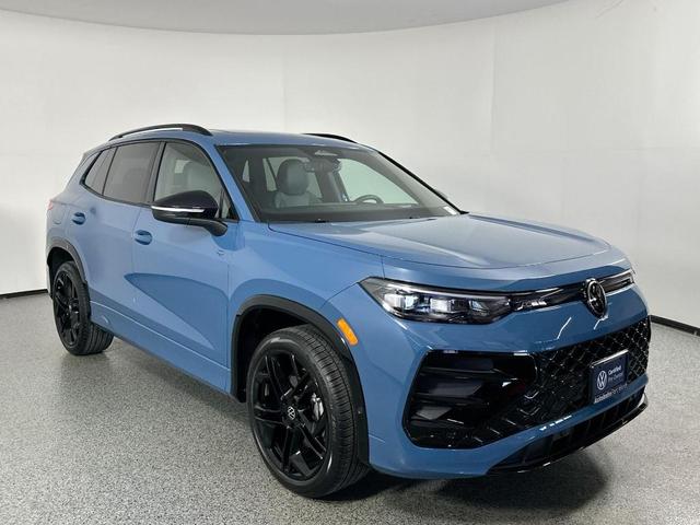 Photo of 2025 Monterey Blue Pearl Volkswagen Tiguan