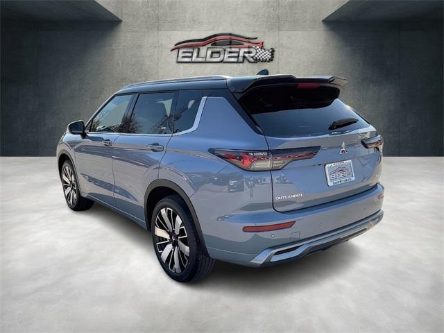 Photo of 2025 Moonstone Gray Metallic Mitsubishi Outlander