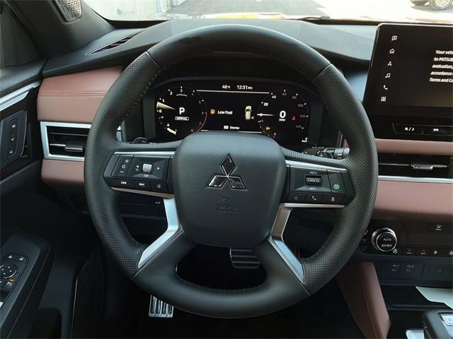 Photo of 2025 Moonstone Gray Metallic Mitsubishi Outlander
