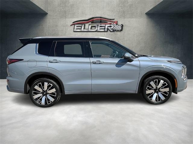 Photo of 2025 Moonstone Gray Metallic Mitsubishi Outlander
