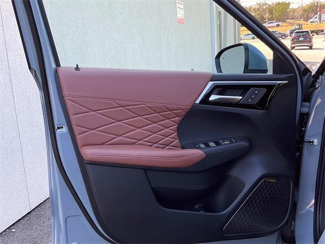 Photo of 2025 Moonstone Gray Metallic Mitsubishi Outlander