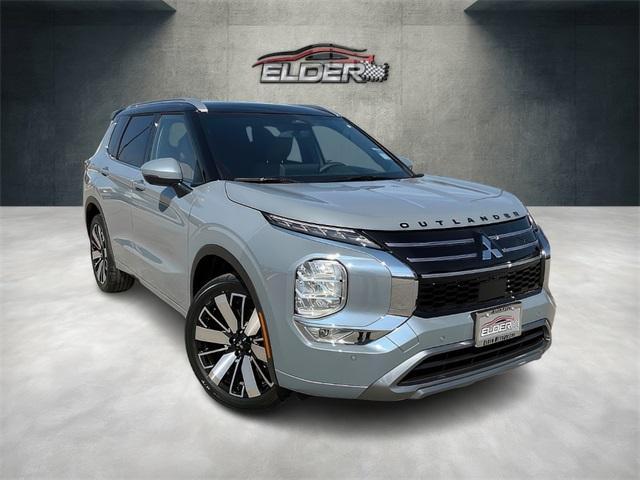 Photo of 2025 Moonstone Gray Metallic Mitsubishi Outlander