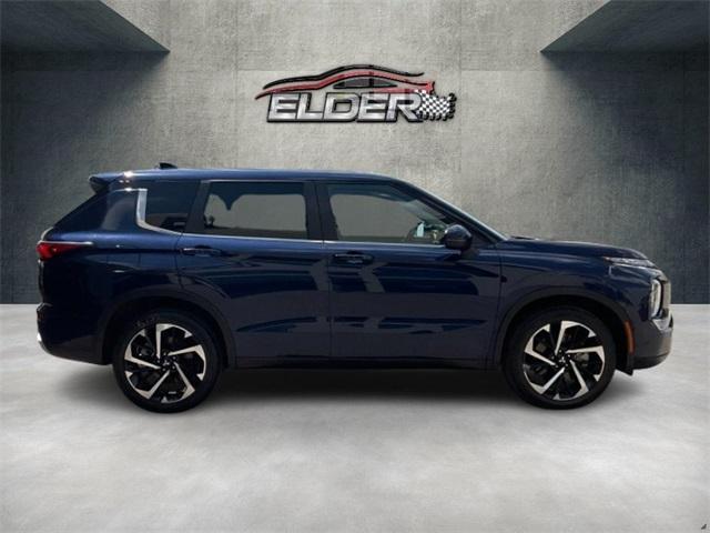Photo of 2024 Blue Mitsubishi Outlander