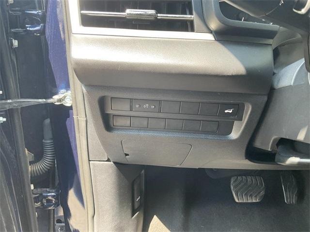 Photo of 2024 Blue Mitsubishi Outlander