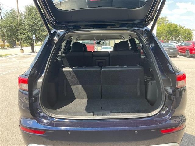 Photo of 2024 Blue Mitsubishi Outlander