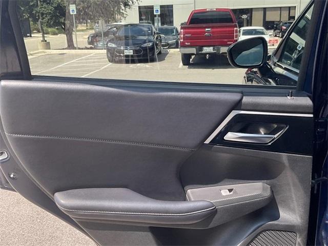 Photo of 2024 Blue Mitsubishi Outlander