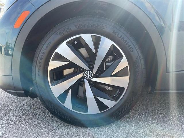 Photo of 2023 Tourmaline Blue Metallic Volkswagen ID.4