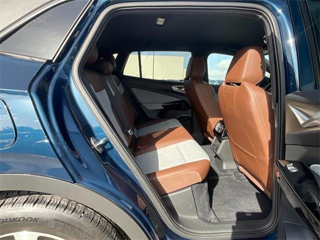 Photo of 2023 Tourmaline Blue Metallic Volkswagen ID.4